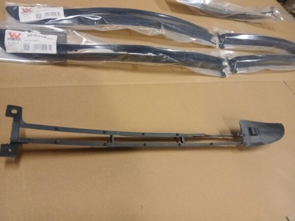 Mercedes-Benz W123/S123/C123 parem iluliist stange all 3010506