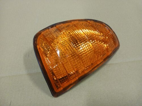 Mercedes-Benz W123/S123/C123 suunatuli parem 3010902