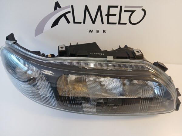 Volvo V70 04-04 parem esituli 5931942