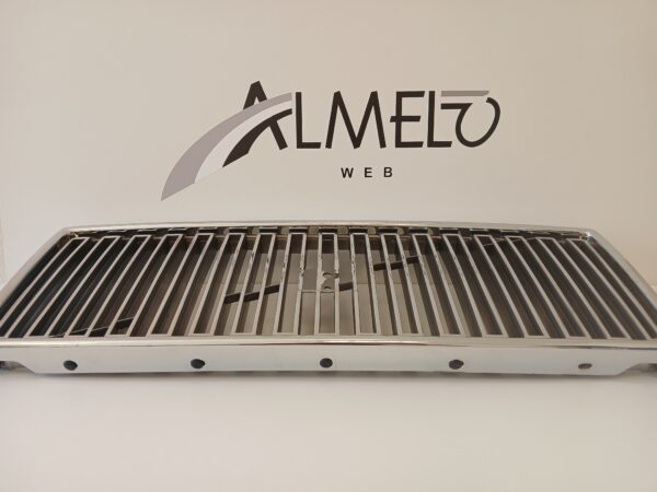 Volvo 700 iluvõre/grill