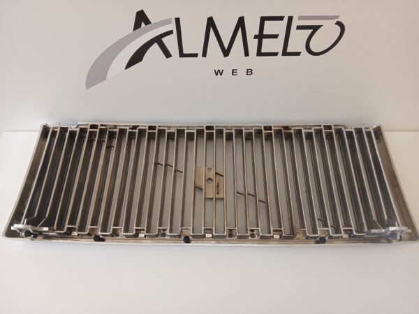 Volvo 700 iluvõre/grill