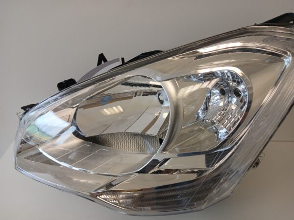 Citroen Berlingo 08- vasak esituli 0905961