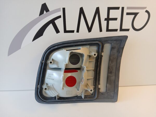 Opel Omega 94-99 sedaani, sisemine vasak tagatuli 3715935