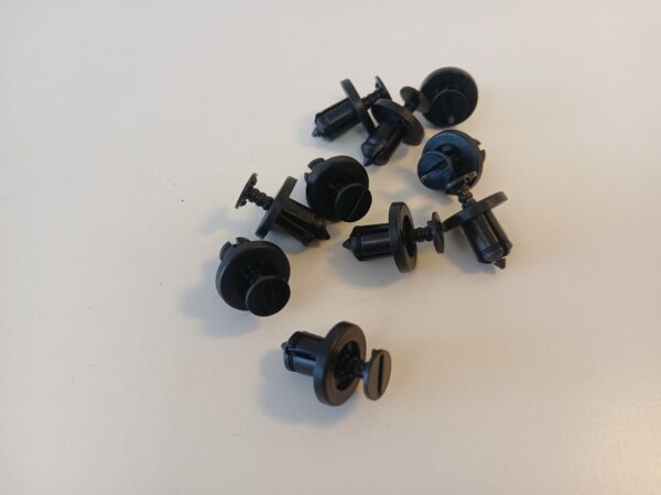 Plastikutüübel D 8 keermega must C10128